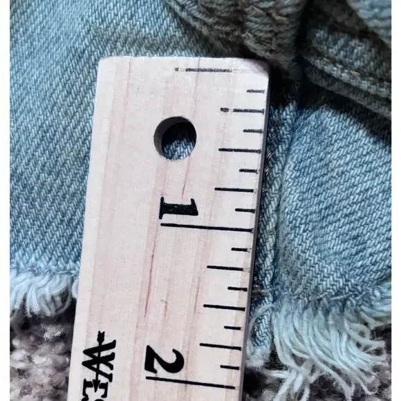 Pac Sun Vintage High Rise Light Wash Distressed Jean Shorts Women’s 25x2 - Picture 9 of 9